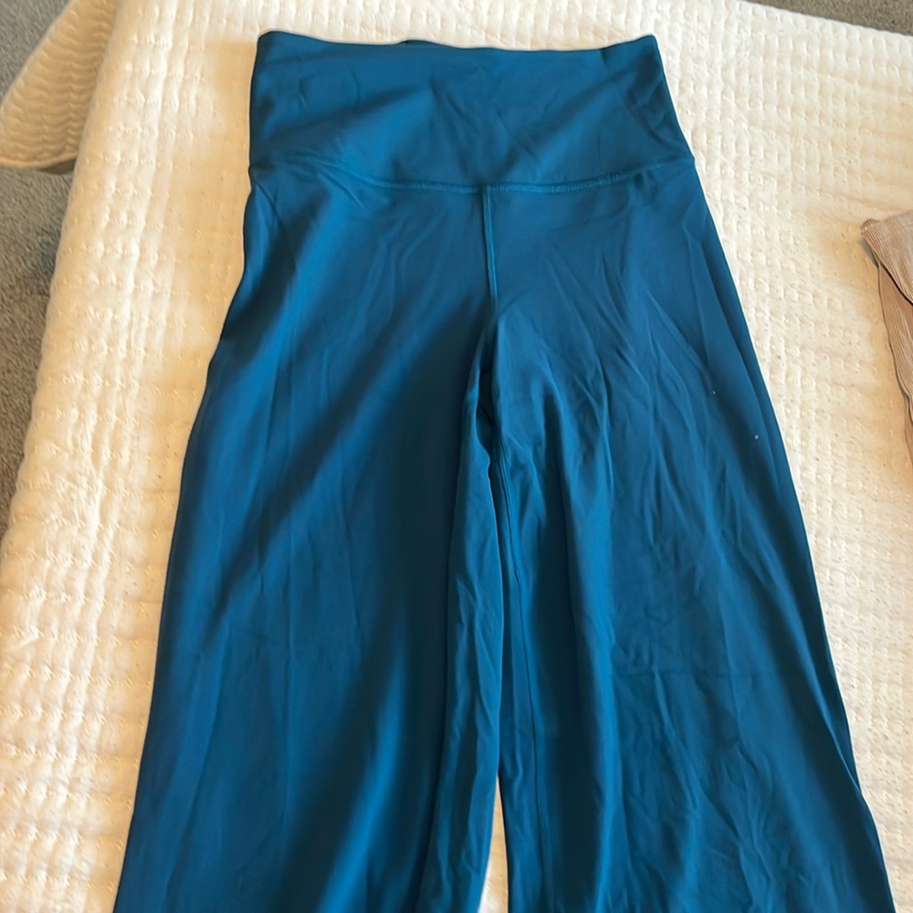 Athleta Elation Wide Leg Pant in Dark Sardinia Blue